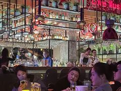 -FOUR PLAY BAR