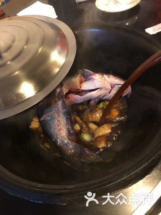 木火铁锅炖活鱼图片 - 第12张