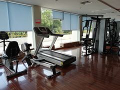 -桂山华星酒店-健身房