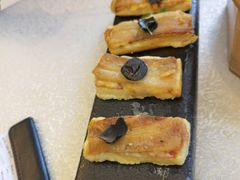 黑松露锅贴乳饼-云腾食府·云南菜