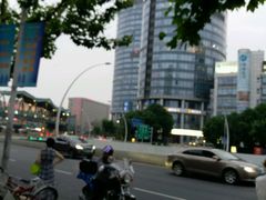 -绿洲中环中心-停车场