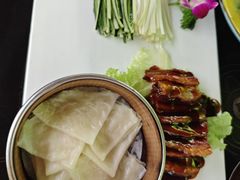 -河畔春天时尚餐厅