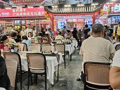 -刘姐啤酒鱼民族演艺餐厅(西街总店)