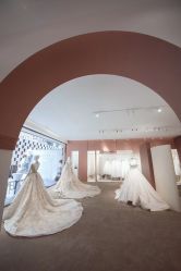 -派丽莫Pellimo原创设计婚纱品牌