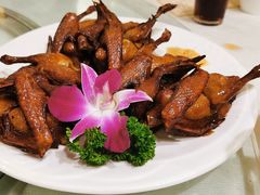 盐焗乳鸽·招牌推荐-顺丰轩园林酒家(天河店)