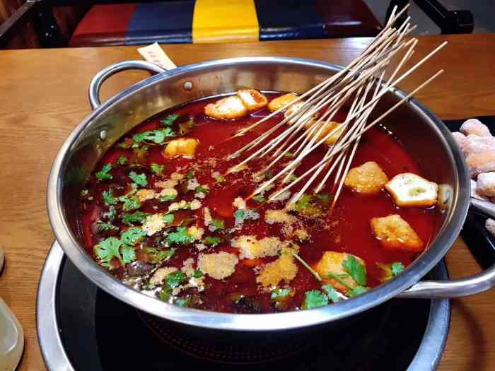 小放牛鹤岗小串五台山路店就在家楼下特别方便,一家人经常来吃,这次让