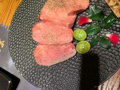 厚切牛舌-黑牛の店·和牛烧肉(大悦城店)