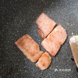 便捷早餐——火腿鸡蛋三明治，配一杯牛奶，完美