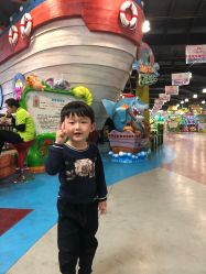 -维佳童话镇演出现场(徐东店)