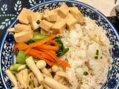 蘑菇豆腐双拼-蜗牛小馆醉乡民谣云南菜(惠新西里店)