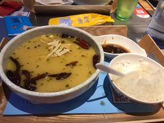 酸菜活鱼-鱼库·不仅是一家烤鱼店(车公庙店)