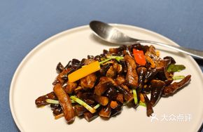 Chicken Mushroom Stir-Fried with Wagyu Beef