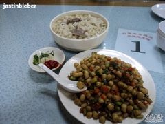 羊肉泡馍和炒疙瘩-白魁老号饭庄(安内店)