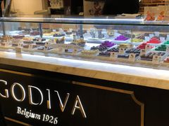 面包甜点陈列柜-GODIVA(王府井apm店)