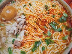 -亮亮面馆(经六路店)