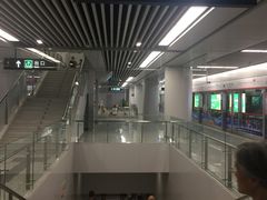 -新百广场(地铁站)