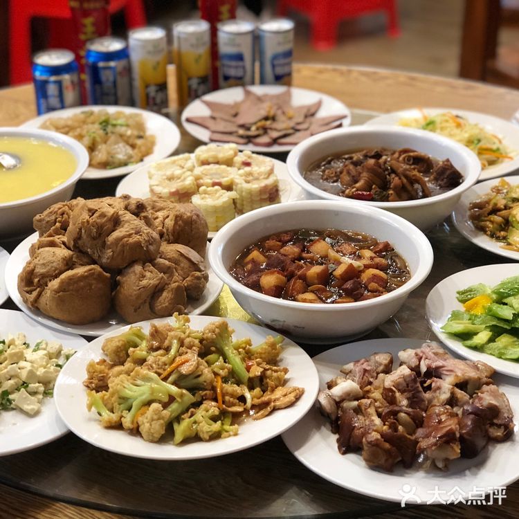 天台养心苑农家院，坐落在蓟县九山顶自然风景区的下营镇