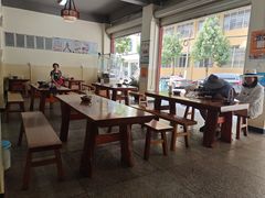 -鸿浩扒猪脚米线