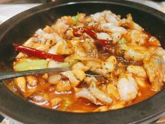 -云海肴·汽锅鸡·云南菜(天山百盛优客店)