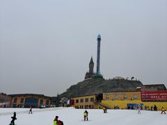 -采薇庄园四季滑雪场