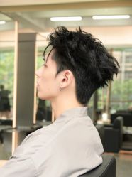 -查尔曼男士理发馆