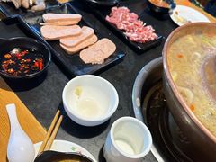 -果松木炭酸菜铜火锅·外婆参鸡汤