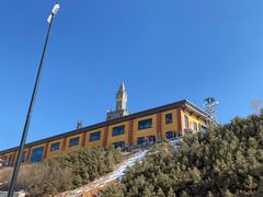 -采薇庄园四季滑雪场