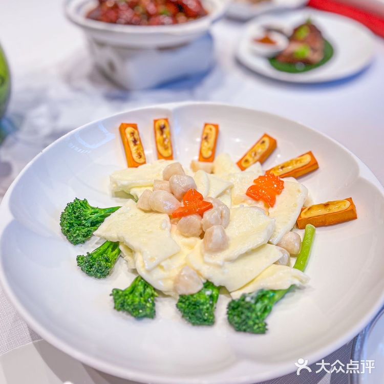 成都美食地标,双子塔旁边的一栋『吃货大楼』