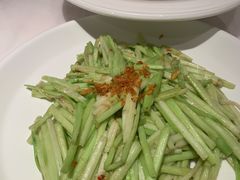 蒜蓉炒水芹-闻见中国海南菜(K11店)