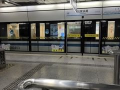 -陆家浜路(地铁站)
