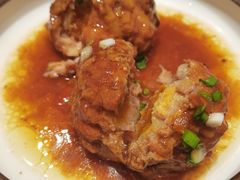 鸭蛋黄狮子头-梅飞酒家(名辉豪庭店)