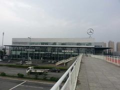 -天津波士信达奔驰4S店(卫津南路店)