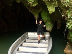 -怀托摩萤火虫洞