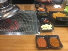 -肉甲韩国木炭烤肉(新壹街1店)