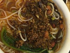 -水平有限螺蛳粉(宏达大厦店)