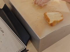 -HOT CRUSH趁热集合·现烤面包(上海环球港店)