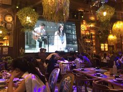 -临界音乐酒馆·小龙虾·江湖菜(华熙LIVE·鱼洞店)