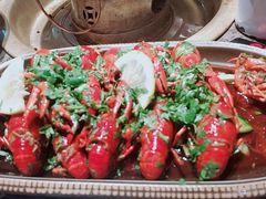 -沪小二炭火蛙锅(淮海中路美食不夜城店)