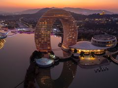 -湖州太湖旅游度假区-月亮广场