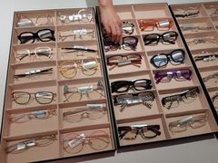 -目艮眼镜SHOWROOM(品牌集合店)