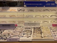 -爱视眸Eyeblling眼镜·依视路·蔡司镜片折扣店(百联南方商城购物中心)