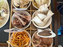 -菌自由丨野生菌火锅特色庭院餐厅(丽江古城店)