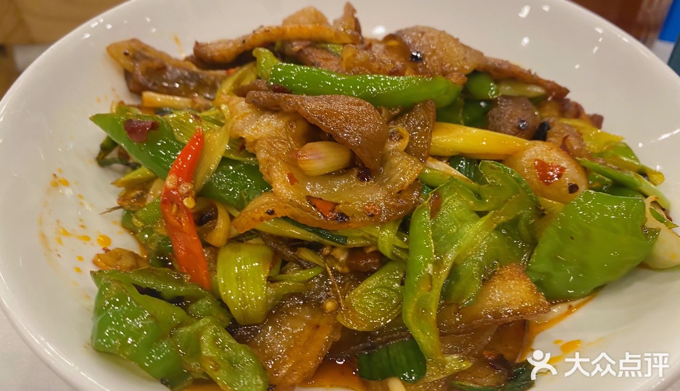 当天只有草鱼可选，来凤鱼盘子够大够霸气，挺入味的