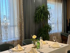 -华凌牛庄西餐厅(乌鲁木齐华凌美爵大饭店)