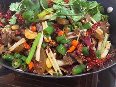 干锅带皮黄牛肉-老凯里苗岭酸汤鱼酸汤牛肉(百里杜鹃路店)