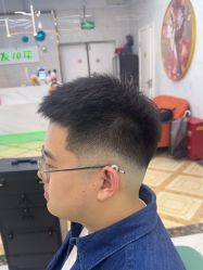 -秦·专注剪发