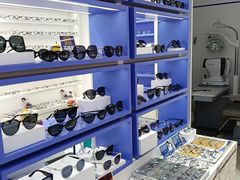 -美式眼镜·授权蔡司.依视路.尼康.豪雅.明月(南翔印象城店)