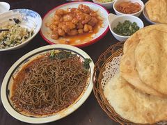 -蓝田九大碗民俗食府(蓝田店)
