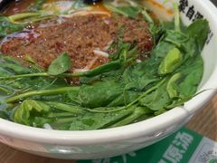-蒙自源米线大王(东站店)