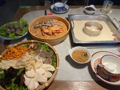 -尚尚仙·酸汤猪手·猪肚鸡火锅(华联万柳购物中心店)